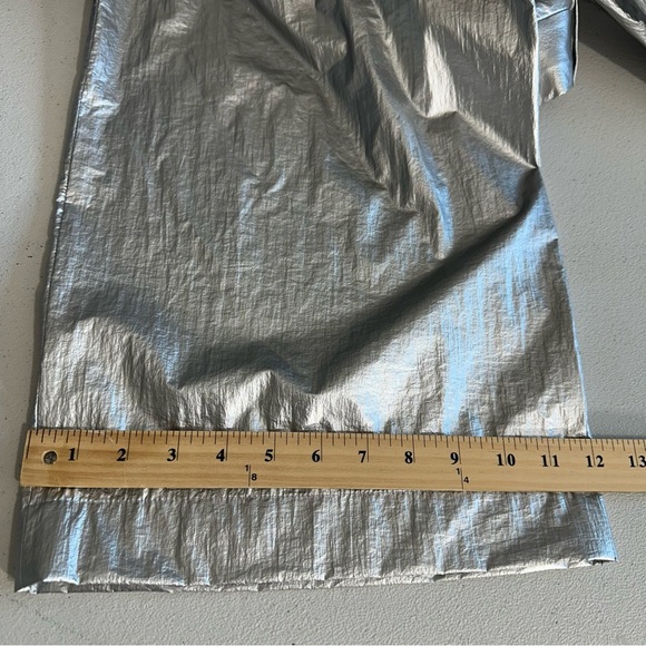 Tibi Wide Leg Pants
Metallic & Silver
Cropped with High-Rise - Picture 10 of 14